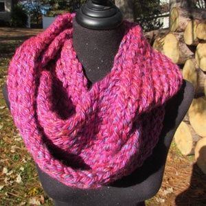 Women's Infinity Scarf & Hat : Handmade